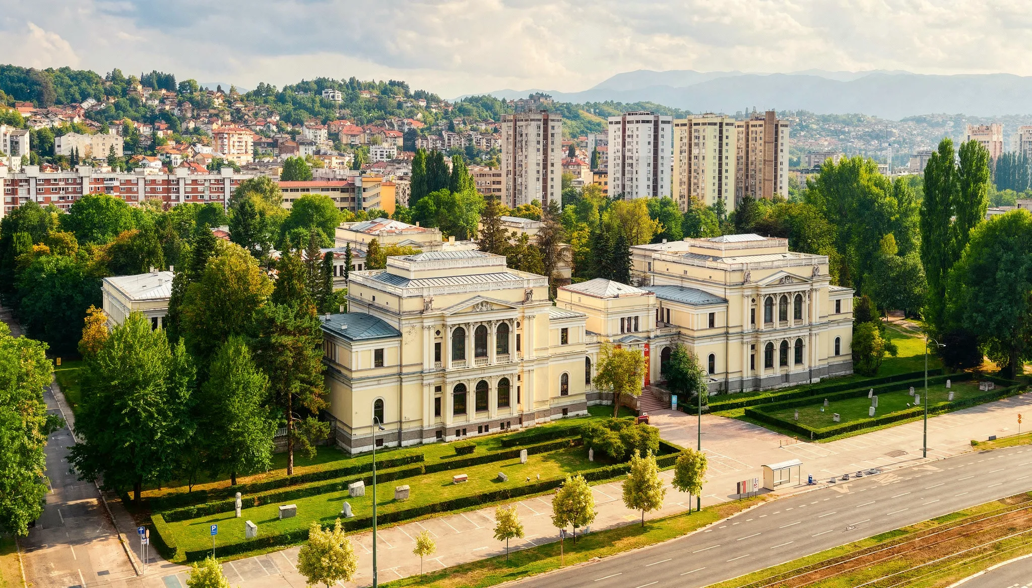 Panoramski prikaz kompleksa Zemaljskog muzeja u Sarajevu