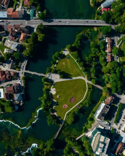 Bihaćka Gradska otoka i ”Djevojka s Une”