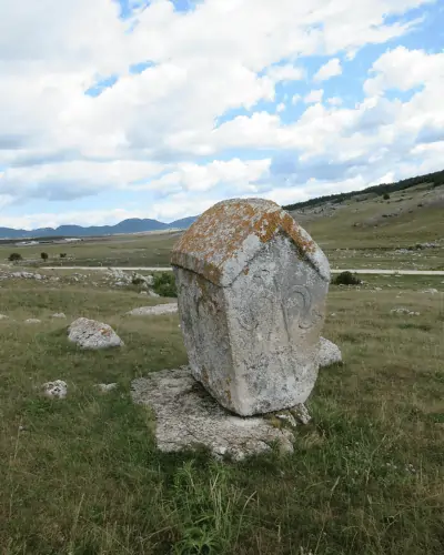 Nekropola Ravanjska vrata