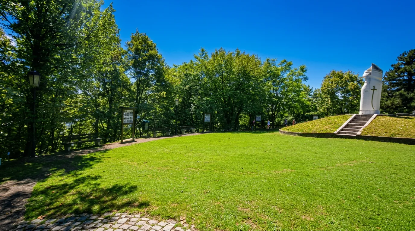 Well-kept lawn and natural surroundings at the Rorovi excursion site
