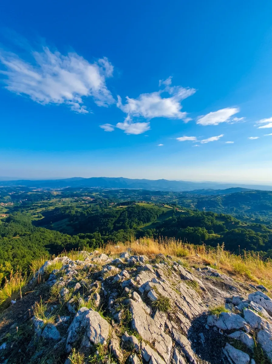 View from the top of Vis picnic area over the surrounding mountain landscape