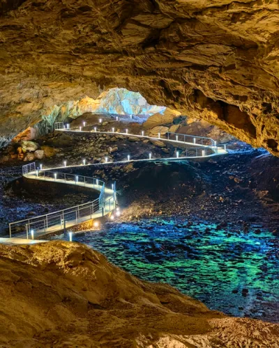 Ravlića-Höhle