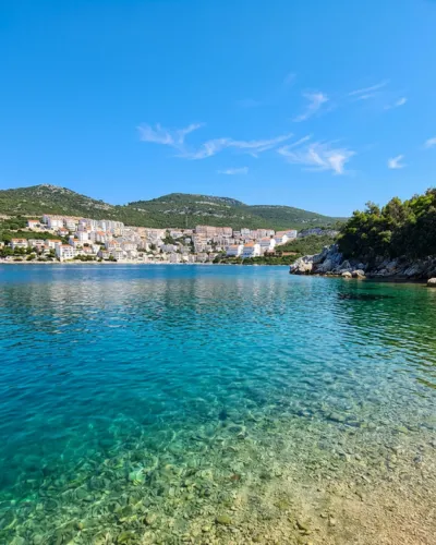 Meredek Beach