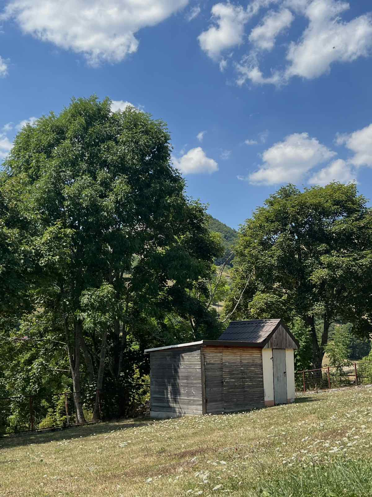 Ferienhaus Umoljani – Geräumige Unterkunft auf Bjelašnica für bis zu 10 Personen