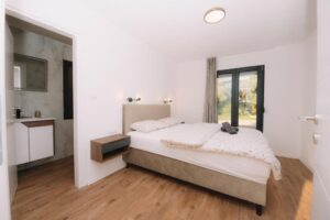 Spavaća soba u Villi Verde House na rijeci Strubi kod Livna