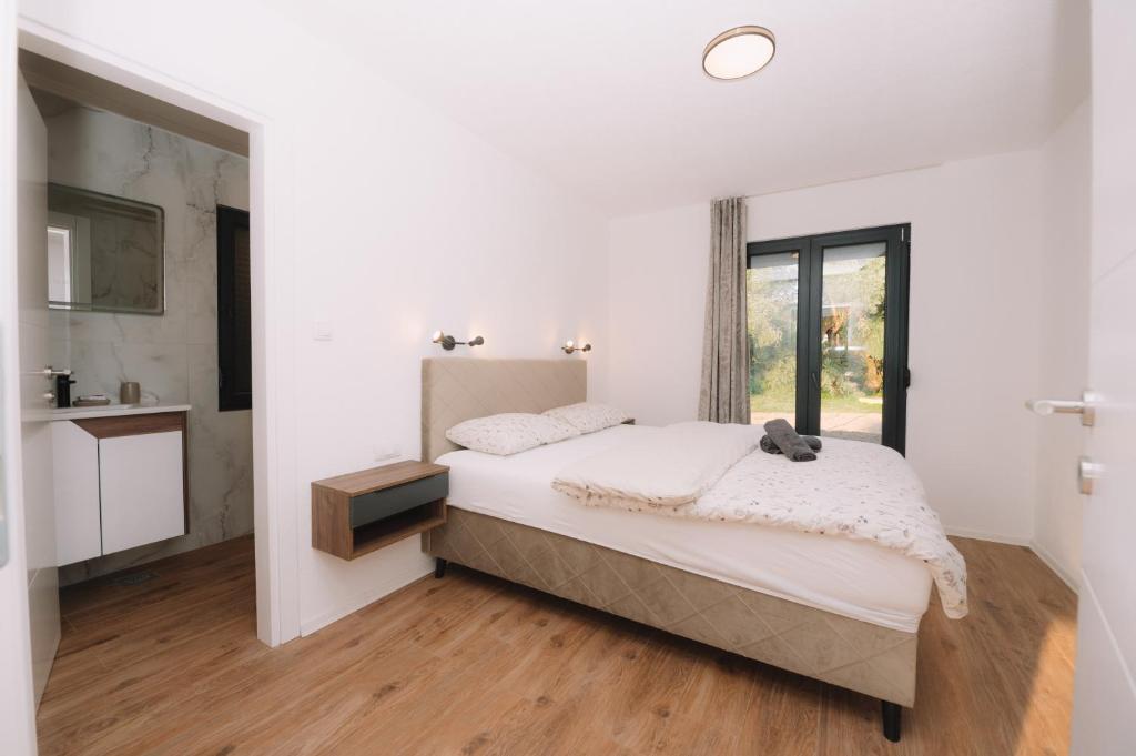 Spavaća soba u Villi Verde House na rijeci Strubi kod Livna